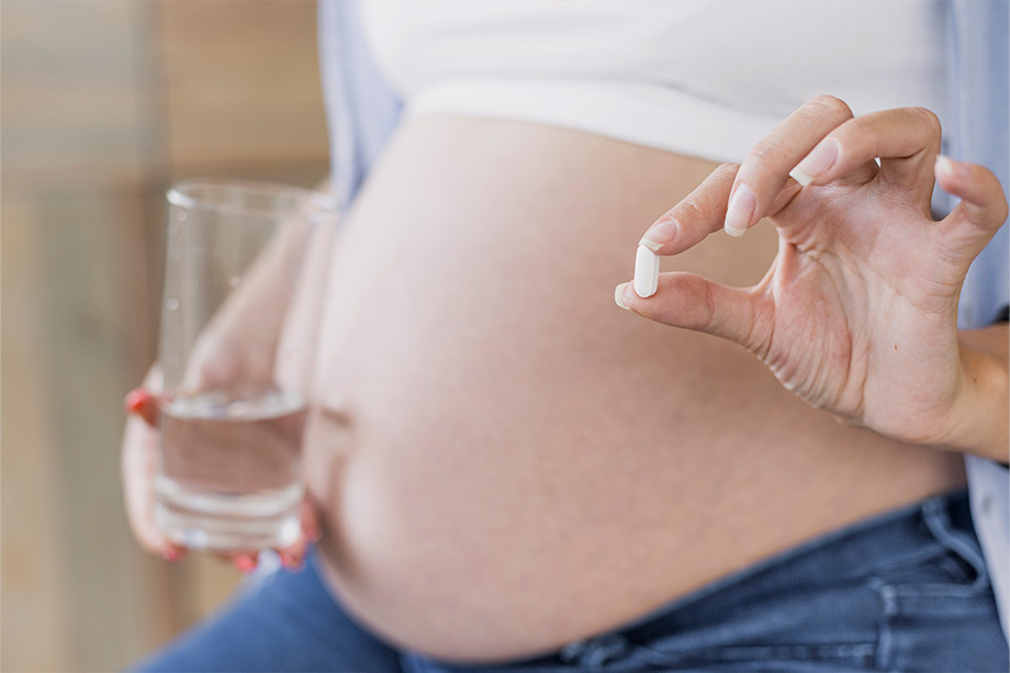 Farmaci e antibiotici in gravidanza: guida sicura